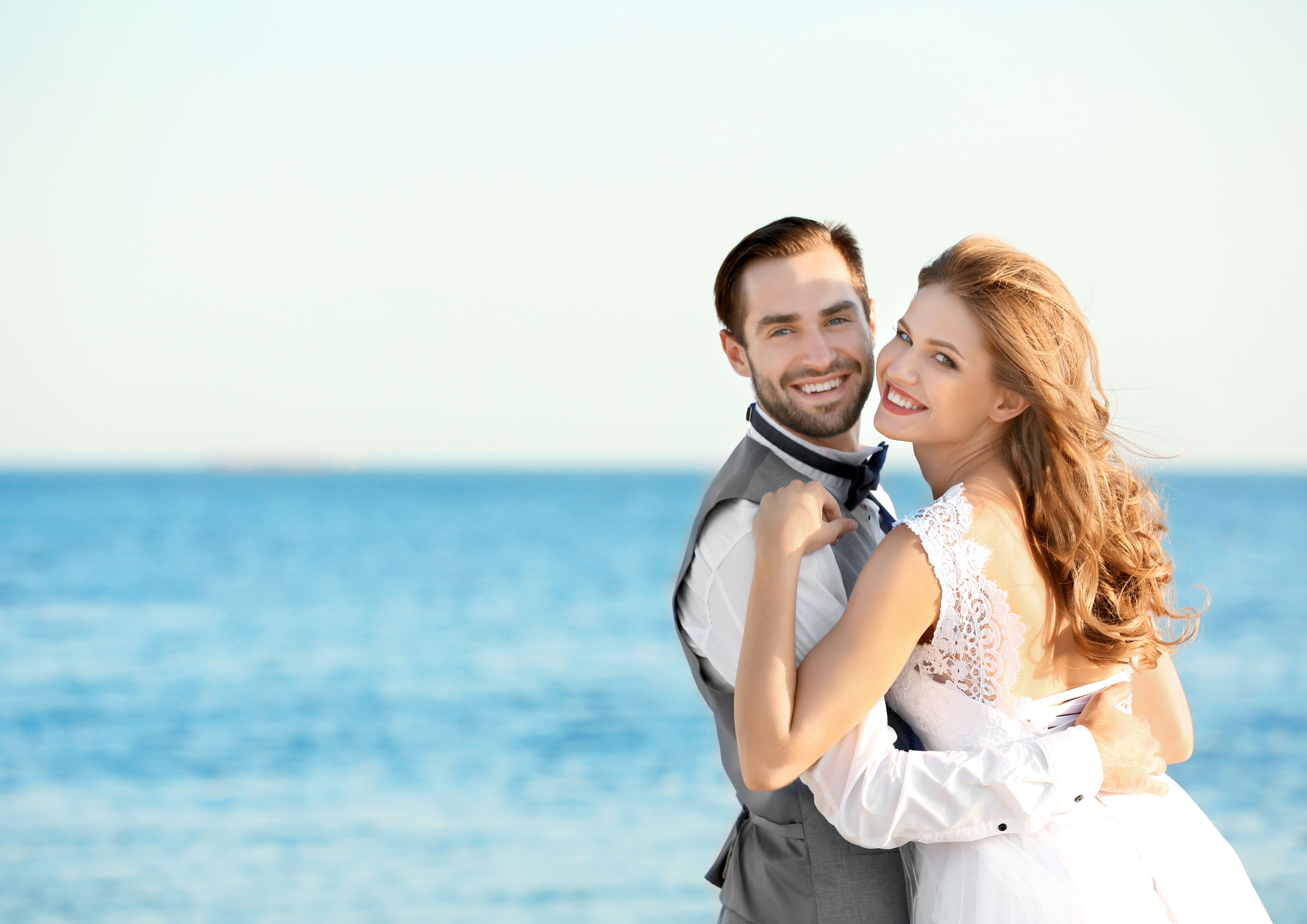 Image: http://www.bookyourweddingday.com/images/media/uploadfiles/Lifestyle Image.jpg